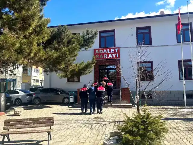 Sosyal Medya Dolandırıcılarına Operasyon: 5 Gözaltı